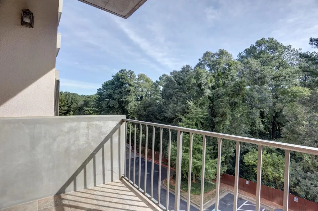 300 Johnson Ferry Road Ne Unit A405, Sandy Springs, Georgia 30328, 1 Bedroom Bedrooms, ,1 BathroomBathrooms,Residential,Sold,300 Johnson Ferry Road Ne Unit A405,7195785