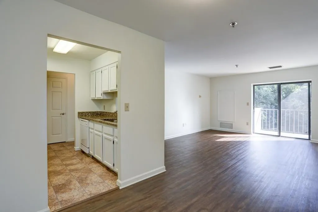 300 Johnson Ferry Road Ne Unit A405, Sandy Springs, Georgia 30328, 1 Bedroom Bedrooms, ,1 BathroomBathrooms,Residential,Sold,300 Johnson Ferry Road Ne Unit A405,7195785