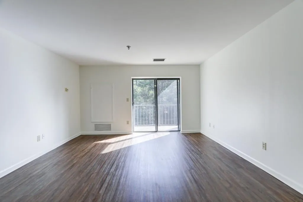 300 Johnson Ferry Road Ne Unit A405, Sandy Springs, Georgia 30328, 1 Bedroom Bedrooms, ,1 BathroomBathrooms,Residential,Sold,300 Johnson Ferry Road Ne Unit A405,7195785