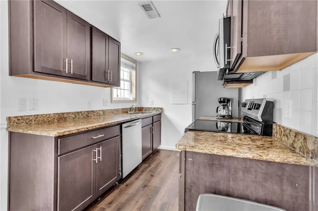 6900 Roswell Road Unit F4, Atlanta, Georgia 30328, 2 Bedrooms Bedrooms, ,2 BathroomsBathrooms,Residential,Sold,6900 Roswell Road Unit F4,7086833 6900 Roswell Road Unit F4, Atlanta, Georgia 30328, 2 Bedrooms Bedrooms, ,2 BathroomsBathrooms,Residential,Sold,6900 Roswell Road Unit F4,7086833