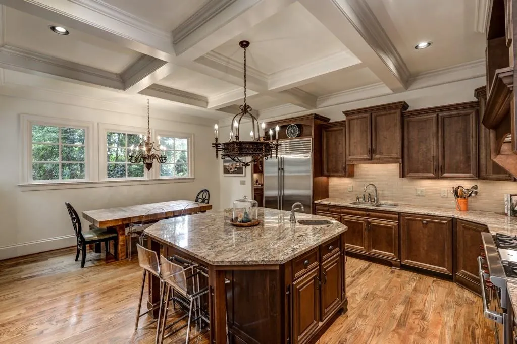 710 E Northway Lane, Atlanta, Georgia 30342, 6 Bedrooms Bedrooms, ,5 BathroomsBathrooms,Residential,Sold,710 E Northway Lane,5894372