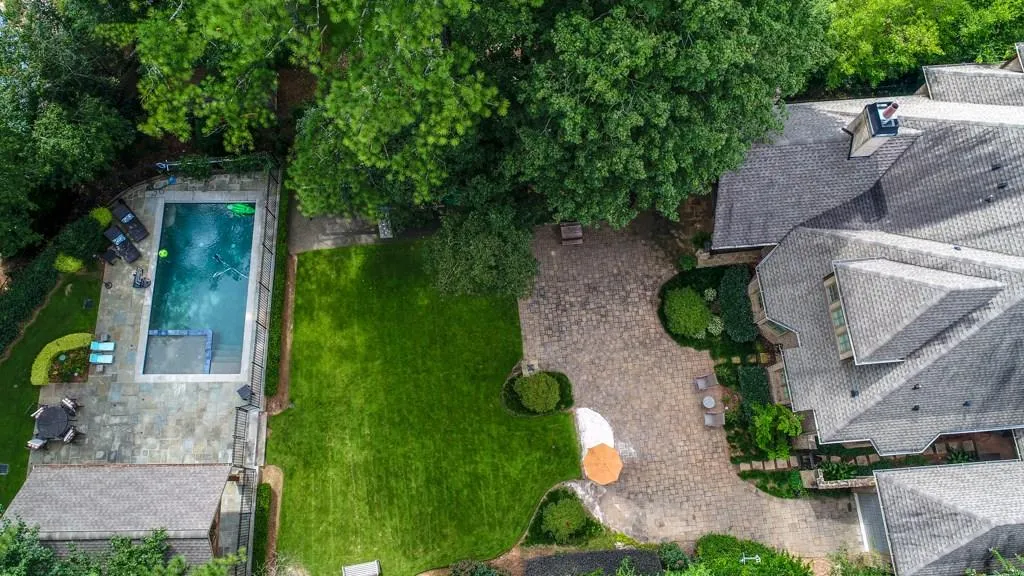 710 E Northway Lane, Atlanta, Georgia 30342, 6 Bedrooms Bedrooms, ,5 BathroomsBathrooms,Residential,Sold,710 E Northway Lane,5894372