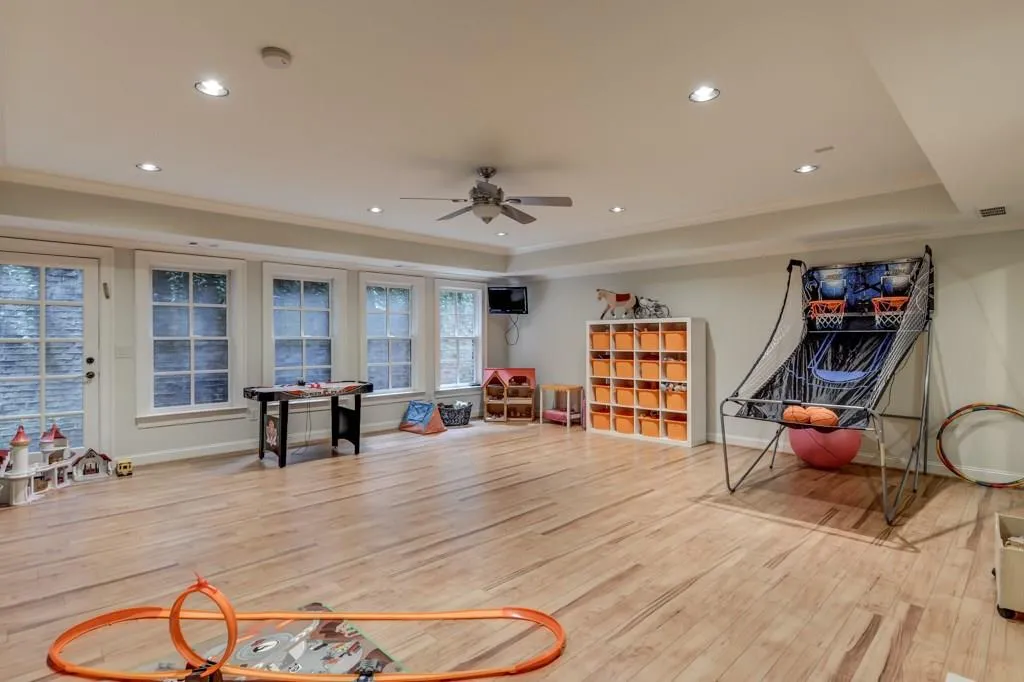 710 E Northway Lane, Atlanta, Georgia 30342, 6 Bedrooms Bedrooms, ,5 BathroomsBathrooms,Residential,Sold,710 E Northway Lane,5894372
