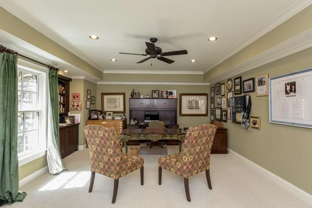 710 E Northway Lane, Atlanta, Georgia 30342, 6 Bedrooms Bedrooms, ,5 BathroomsBathrooms,Residential,Sold,710 E Northway Lane,5894372