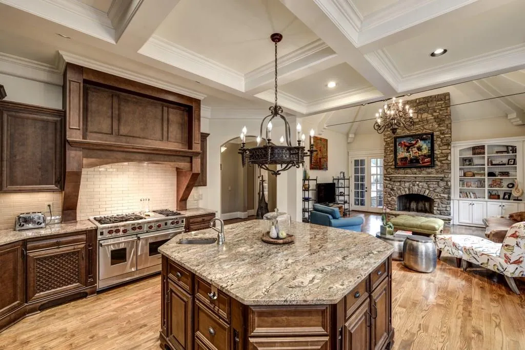 710 E Northway Lane, Atlanta, Georgia 30342, 6 Bedrooms Bedrooms, ,5 BathroomsBathrooms,Residential,Sold,710 E Northway Lane,5894372