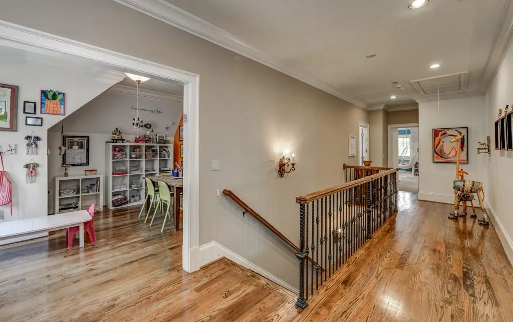 710 E Northway Lane, Atlanta, Georgia 30342, 6 Bedrooms Bedrooms, ,5 BathroomsBathrooms,Residential,Sold,710 E Northway Lane,5894372