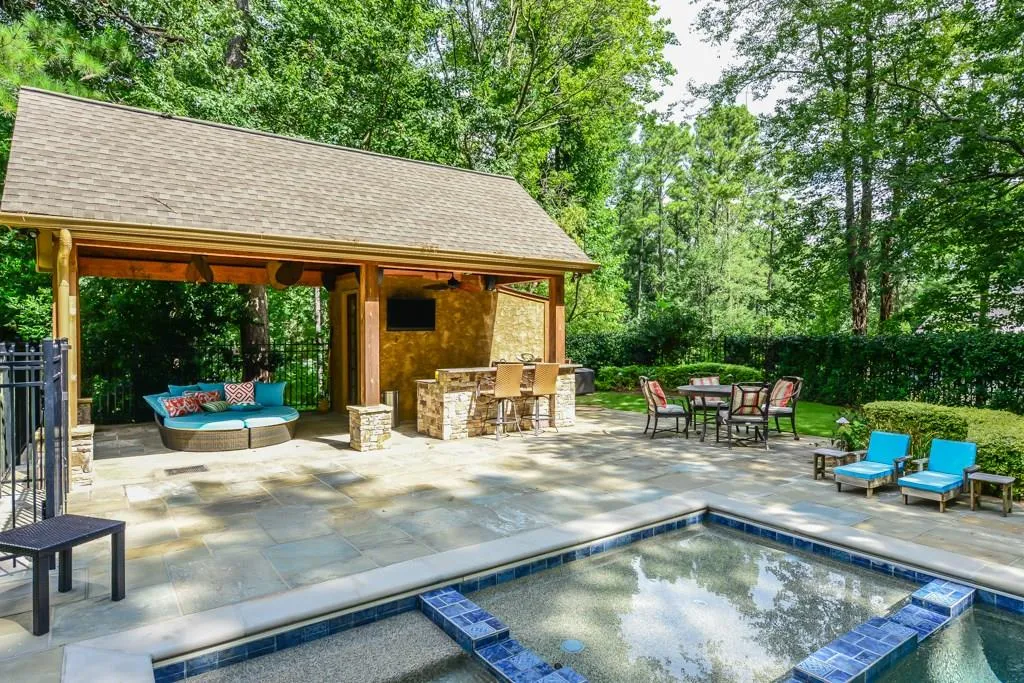 710 E Northway Lane, Atlanta, Georgia 30342, 6 Bedrooms Bedrooms, ,5 BathroomsBathrooms,Residential,Sold,710 E Northway Lane,5894372