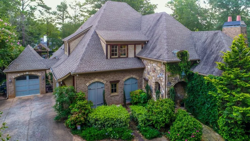 710 E Northway Lane, Atlanta, Georgia 30342, 6 Bedrooms Bedrooms, ,5 BathroomsBathrooms,Residential,Sold,710 E Northway Lane,5894372