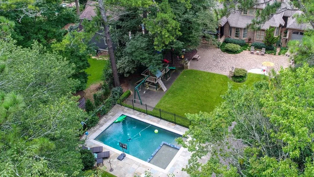710 E Northway Lane, Atlanta, Georgia 30342, 6 Bedrooms Bedrooms, ,5 BathroomsBathrooms,Residential,Sold,710 E Northway Lane,5894372