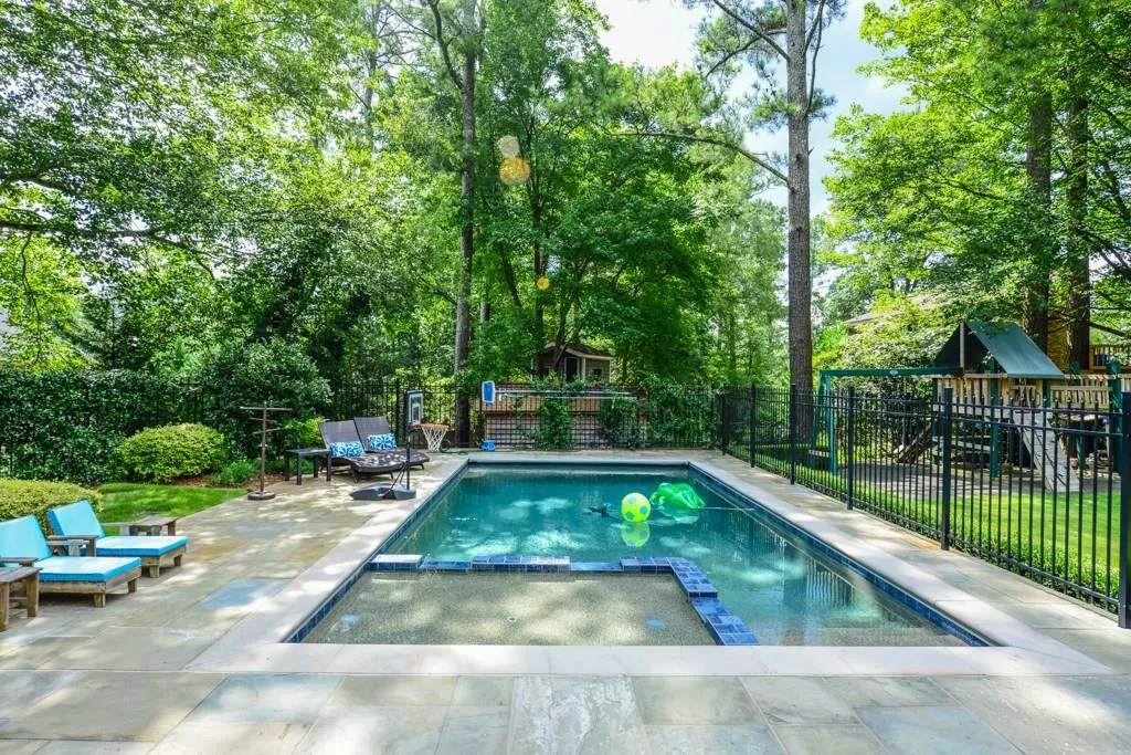 710 E Northway Lane, Atlanta, Georgia 30342, 6 Bedrooms Bedrooms, ,5 BathroomsBathrooms,Residential,Sold,710 E Northway Lane,5894372