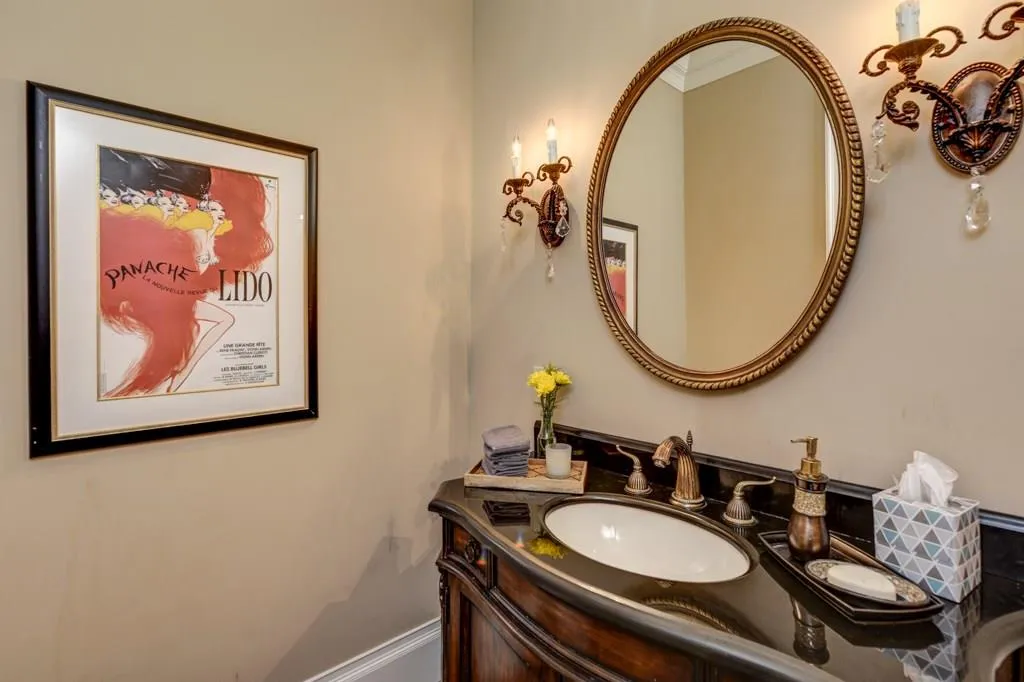 710 E Northway Lane, Atlanta, Georgia 30342, 6 Bedrooms Bedrooms, ,5 BathroomsBathrooms,Residential,Sold,710 E Northway Lane,5894372