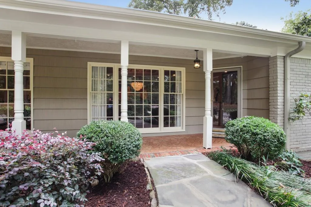 976 Swathmore Drive Nw, Atlanta, Georgia 30327, 5 Bedrooms Bedrooms, ,3 BathroomsBathrooms,Residential,Sold,976 Swathmore Drive Nw,6123076