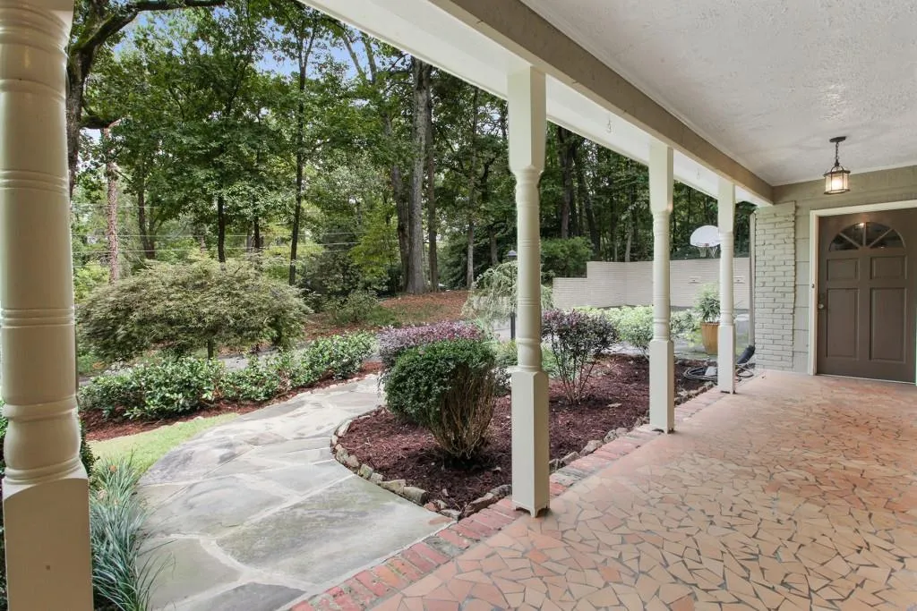 976 Swathmore Drive Nw, Atlanta, Georgia 30327, 5 Bedrooms Bedrooms, ,3 BathroomsBathrooms,Residential,Sold,976 Swathmore Drive Nw,6123076
