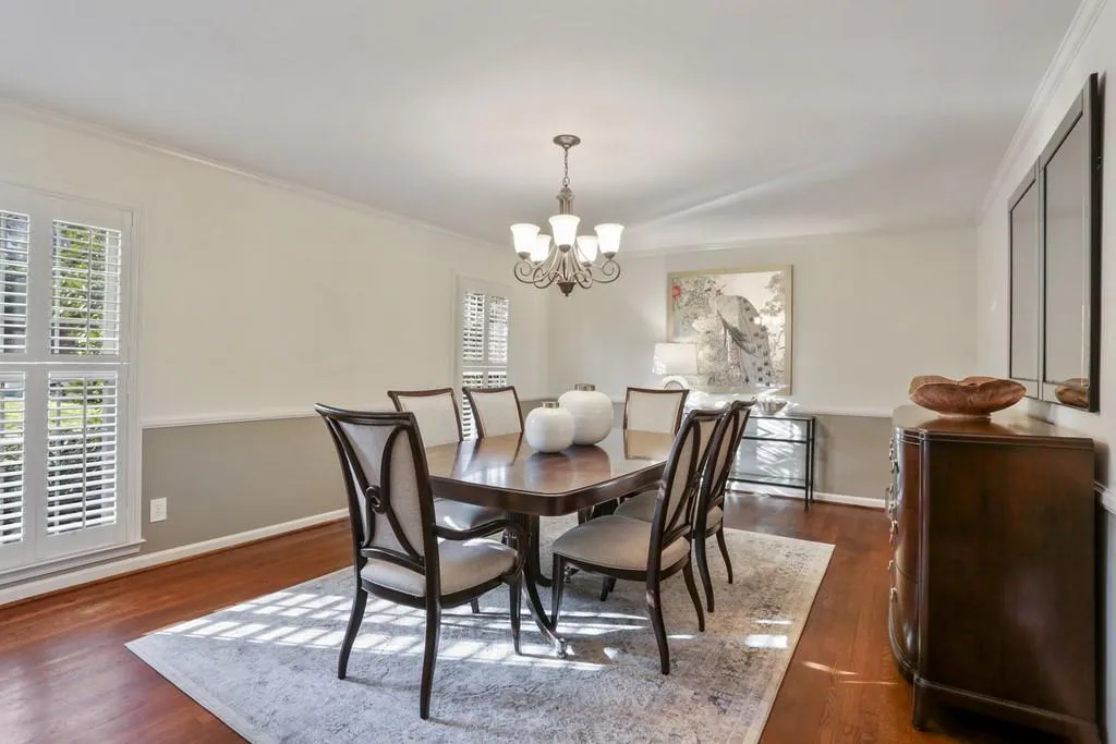 5015 Vallo Vista Court, Atlanta, Georgia 30342, 4 Bedrooms Bedrooms, ,2 BathroomsBathrooms,Residential,Sold,5015 Vallo Vista Court,6863529
