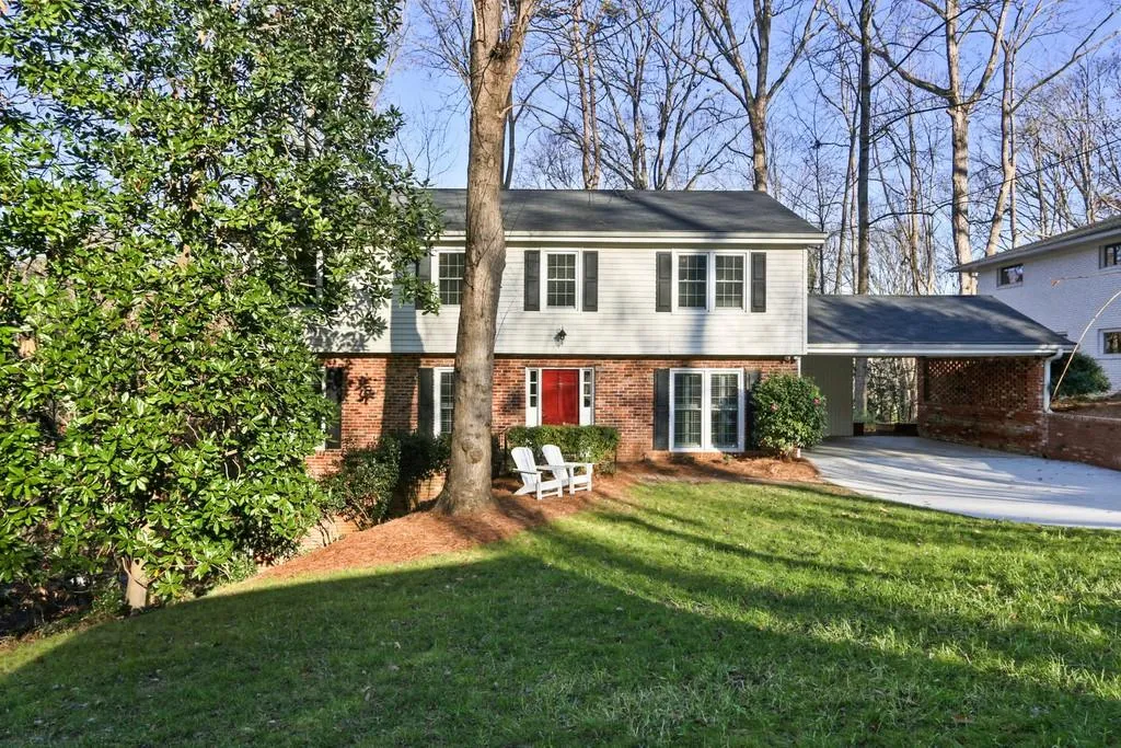 5015 Vallo Vista Court, Atlanta, Georgia 30342, 4 Bedrooms Bedrooms, ,2 BathroomsBathrooms,Residential,Sold,5015 Vallo Vista Court,6863529