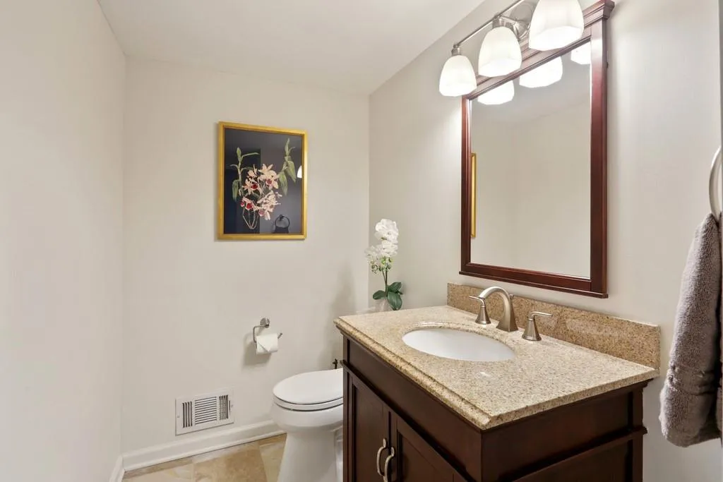 5015 Vallo Vista Court, Atlanta, Georgia 30342, 4 Bedrooms Bedrooms, ,2 BathroomsBathrooms,Residential,Sold,5015 Vallo Vista Court,6863529