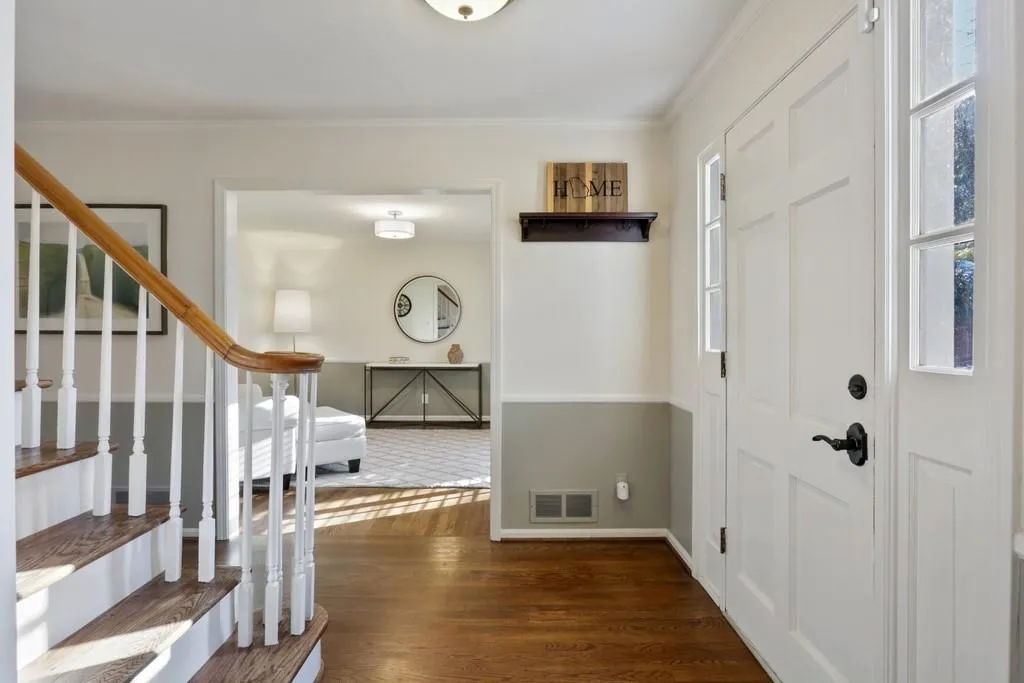 5015 Vallo Vista Court, Atlanta, Georgia 30342, 4 Bedrooms Bedrooms, ,2 BathroomsBathrooms,Residential,Sold,5015 Vallo Vista Court,6863529