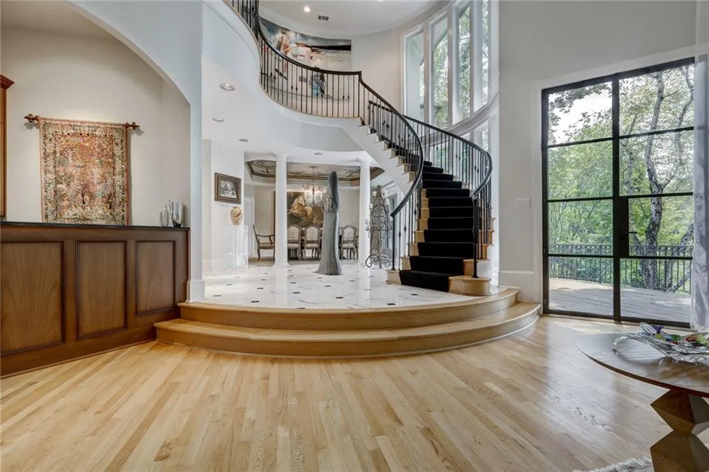 1370 Indian Trail, Sandy Springs, Georgia 30327, 6 Bedrooms Bedrooms, ,7 BathroomsBathrooms,Residential,Sold,1370 Indian Trail,6843194