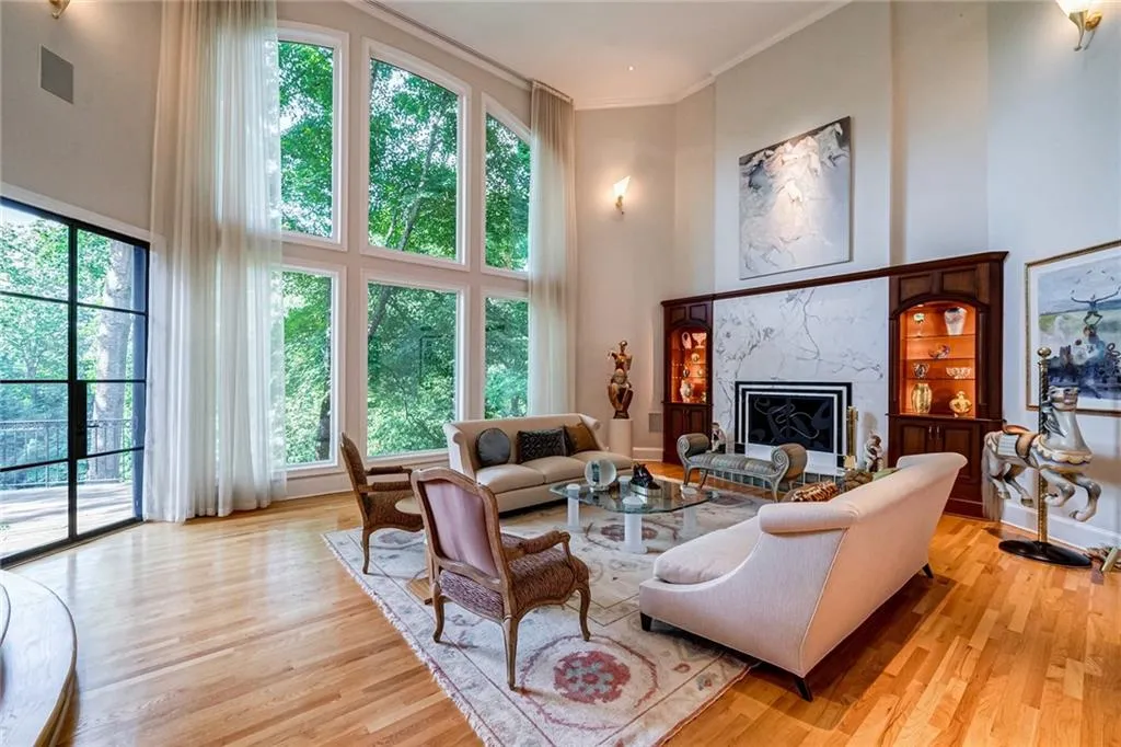 1370 Indian Trail, Sandy Springs, Georgia 30327, 6 Bedrooms Bedrooms, ,7 BathroomsBathrooms,Residential,Sold,1370 Indian Trail,6843194