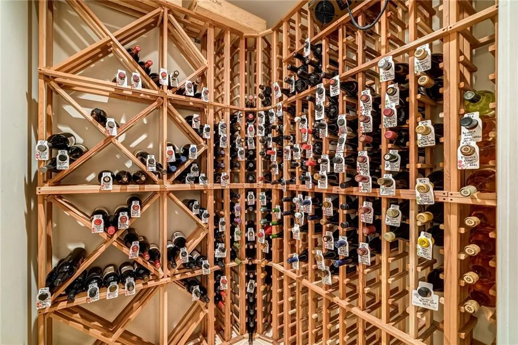 1370 Indian Trail, Sandy Springs, Georgia 30327, 6 Bedrooms Bedrooms, ,7 BathroomsBathrooms,Residential,Sold,1370 Indian Trail,6843194