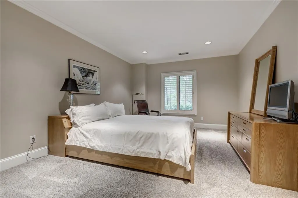 1370 Indian Trail, Sandy Springs, Georgia 30327, 6 Bedrooms Bedrooms, ,7 BathroomsBathrooms,Residential,Sold,1370 Indian Trail,6843194