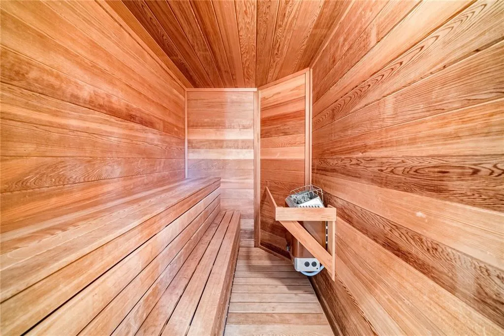 1370 Indian Trail, Sandy Springs, Georgia 30327, 6 Bedrooms Bedrooms, ,7 BathroomsBathrooms,Residential,Sold,1370 Indian Trail,6843194