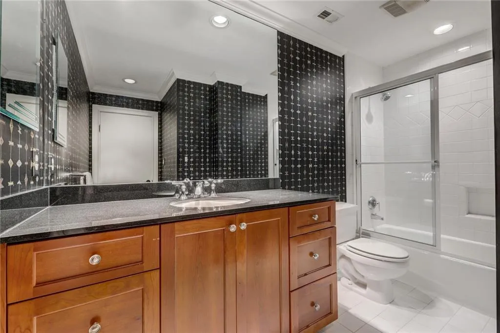 1370 Indian Trail, Sandy Springs, Georgia 30327, 6 Bedrooms Bedrooms, ,7 BathroomsBathrooms,Residential,Sold,1370 Indian Trail,6843194