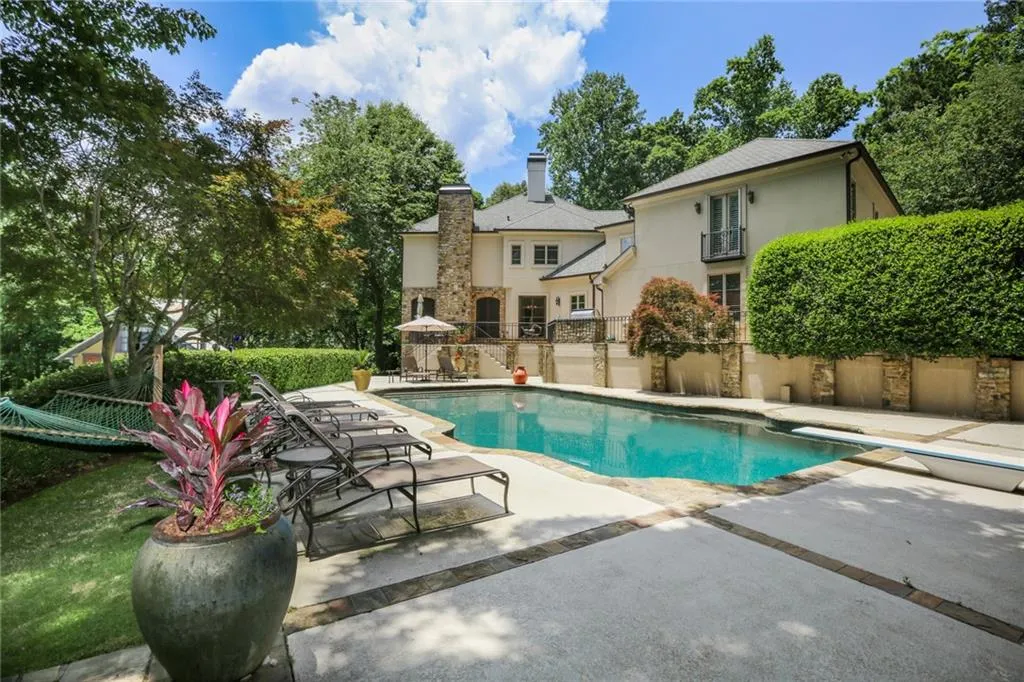 1370 Indian Trail, Sandy Springs, Georgia 30327, 6 Bedrooms Bedrooms, ,7 BathroomsBathrooms,Residential,Sold,1370 Indian Trail,6843194