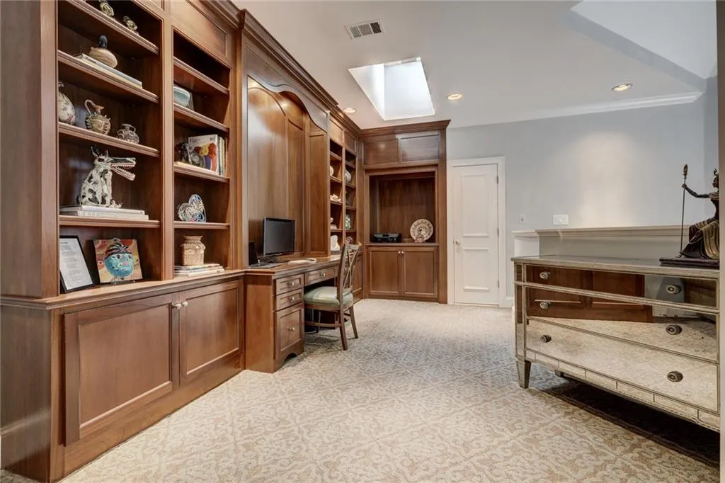 1370 Indian Trail, Sandy Springs, Georgia 30327, 6 Bedrooms Bedrooms, ,7 BathroomsBathrooms,Residential,Sold,1370 Indian Trail,6843194