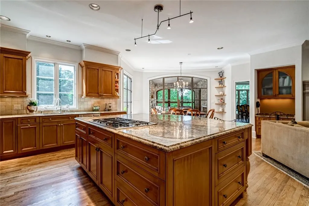 1370 Indian Trail, Sandy Springs, Georgia 30327, 6 Bedrooms Bedrooms, ,7 BathroomsBathrooms,Residential,Sold,1370 Indian Trail,6843194