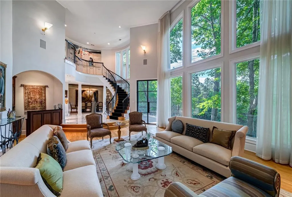 1370 Indian Trail, Sandy Springs, Georgia 30327, 6 Bedrooms Bedrooms, ,7 BathroomsBathrooms,Residential,Sold,1370 Indian Trail,6843194