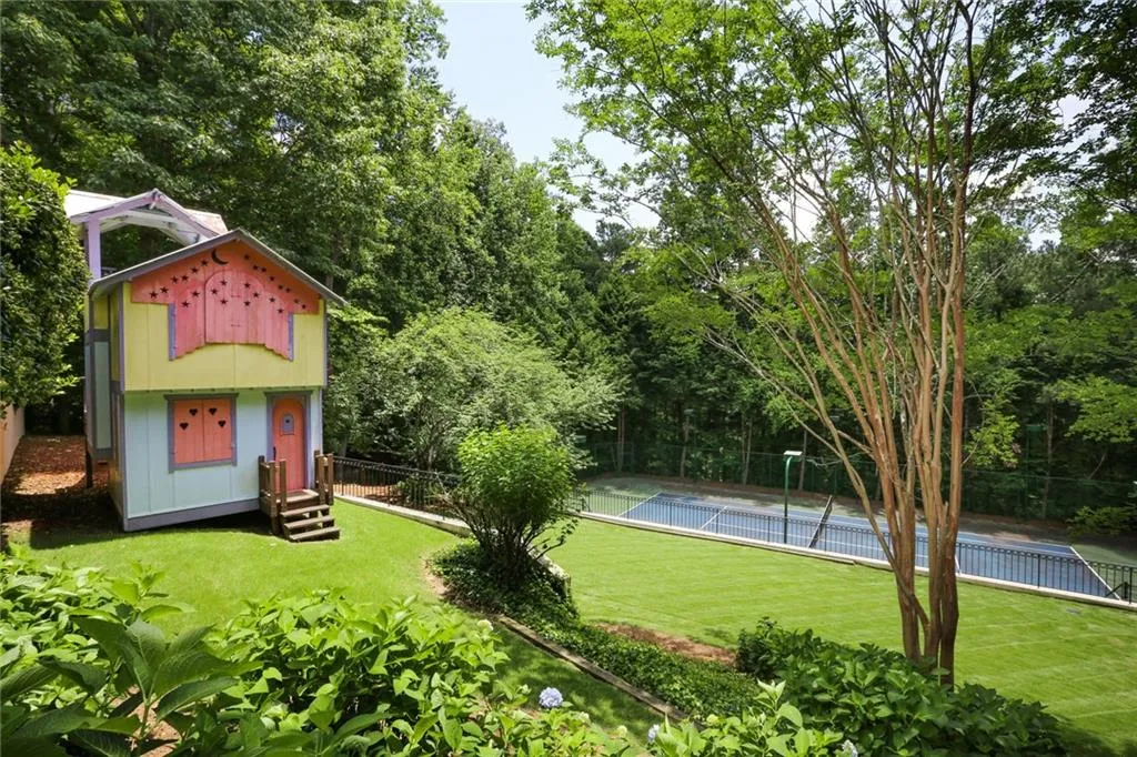 1370 Indian Trail, Sandy Springs, Georgia 30327, 6 Bedrooms Bedrooms, ,7 BathroomsBathrooms,Residential,Sold,1370 Indian Trail,6843194