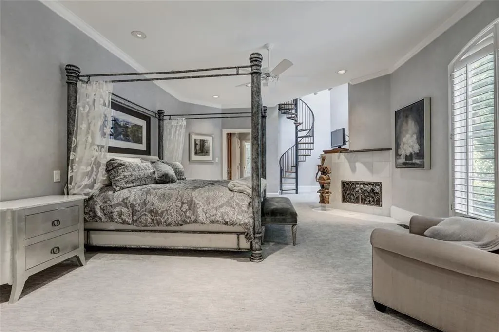 1370 Indian Trail, Sandy Springs, Georgia 30327, 6 Bedrooms Bedrooms, ,7 BathroomsBathrooms,Residential,Sold,1370 Indian Trail,6843194