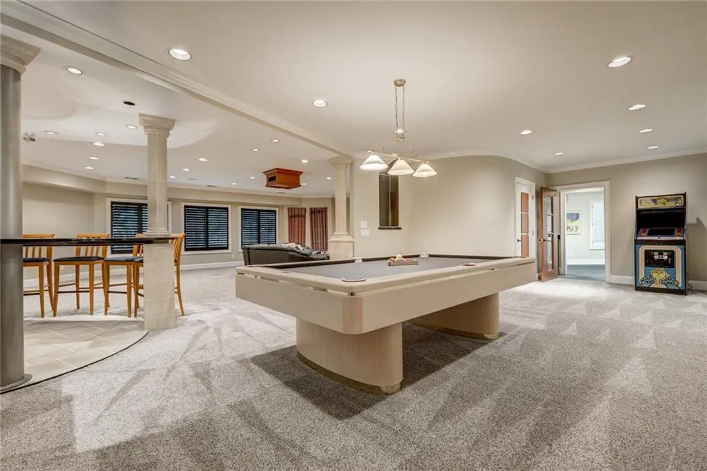 1370 Indian Trail, Sandy Springs, Georgia 30327, 6 Bedrooms Bedrooms, ,7 BathroomsBathrooms,Residential,Sold,1370 Indian Trail,6843194