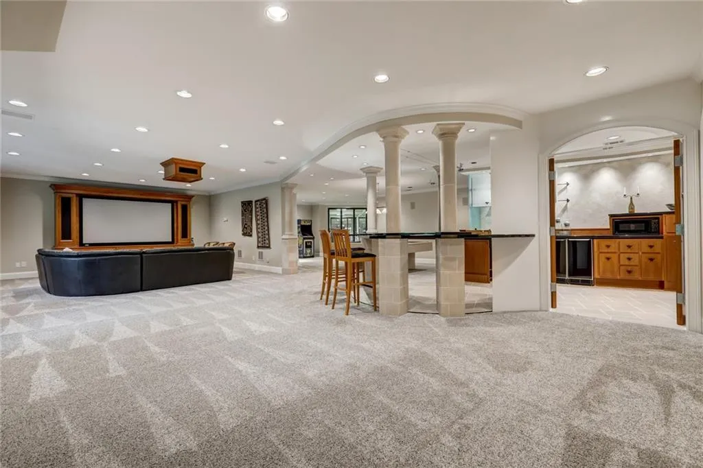 1370 Indian Trail, Sandy Springs, Georgia 30327, 6 Bedrooms Bedrooms, ,7 BathroomsBathrooms,Residential,Sold,1370 Indian Trail,6843194