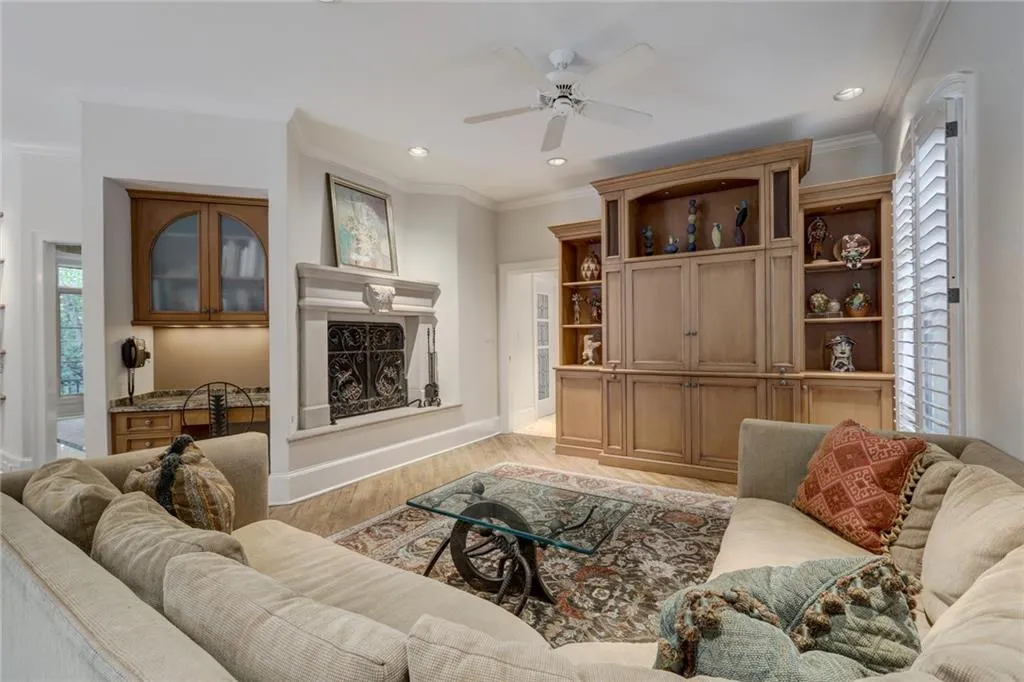 1370 Indian Trail, Sandy Springs, Georgia 30327, 6 Bedrooms Bedrooms, ,7 BathroomsBathrooms,Residential,Sold,1370 Indian Trail,6843194