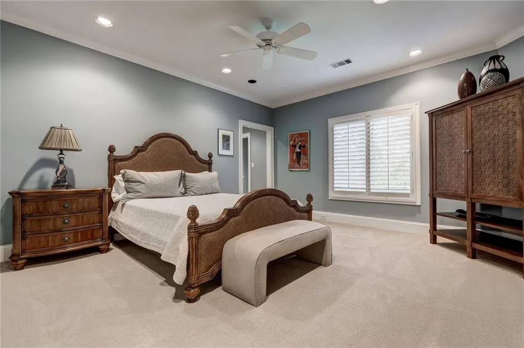 1370 Indian Trail, Sandy Springs, Georgia 30327, 6 Bedrooms Bedrooms, ,7 BathroomsBathrooms,Residential,Sold,1370 Indian Trail,6843194