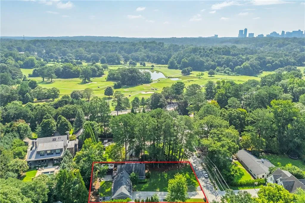 2nd Row Chastain Park Aerial view of property and surrounding area with property boundaries highlighted