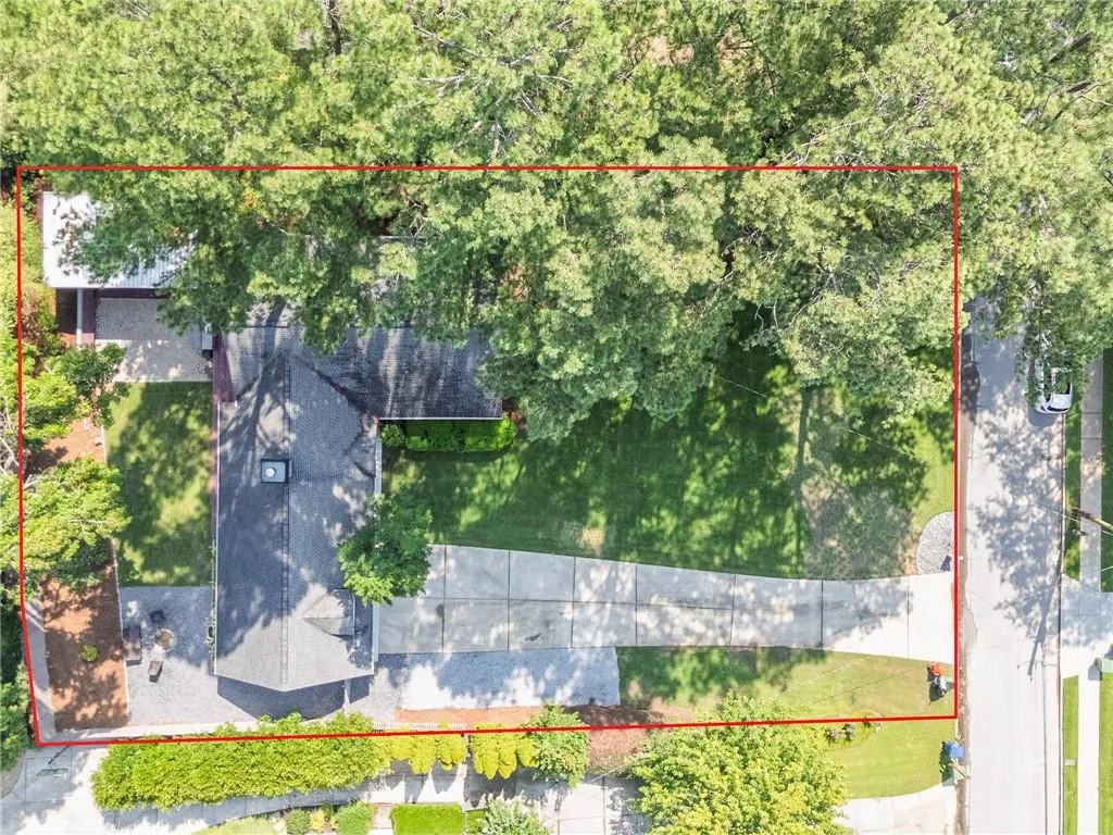 Aerial view of property's location with property parcel outlined