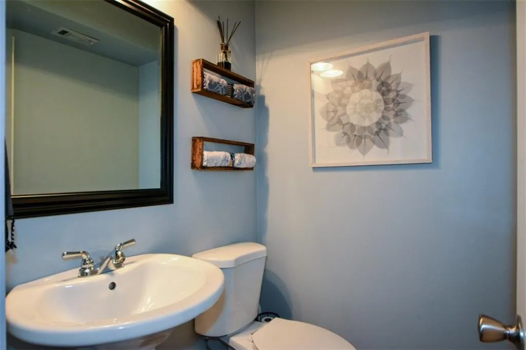 6980 Roswell Road Unit F5, Atlanta, Georgia 30328, 3 Bedrooms Bedrooms, ,2 BathroomsBathrooms,Residential,Sold,6980 Roswell Road Unit F5,7082695