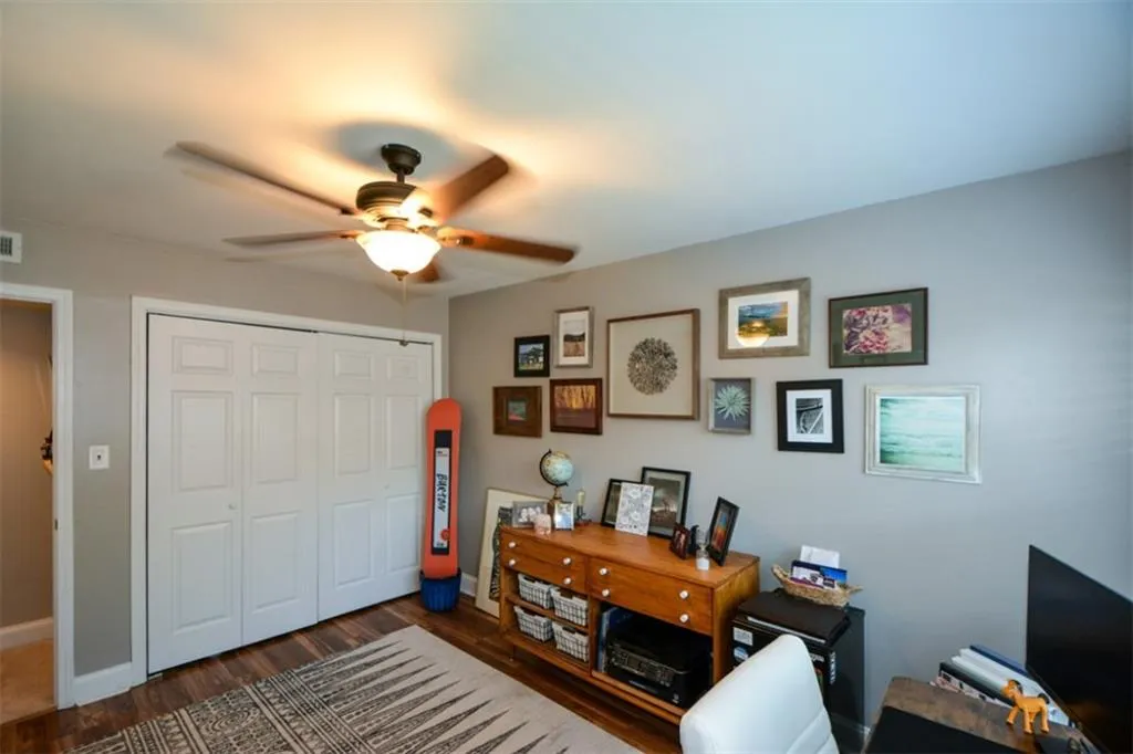 6980 Roswell Road Unit F5, Atlanta, Georgia 30328, 3 Bedrooms Bedrooms, ,2 BathroomsBathrooms,Residential,Sold,6980 Roswell Road Unit F5,7082695