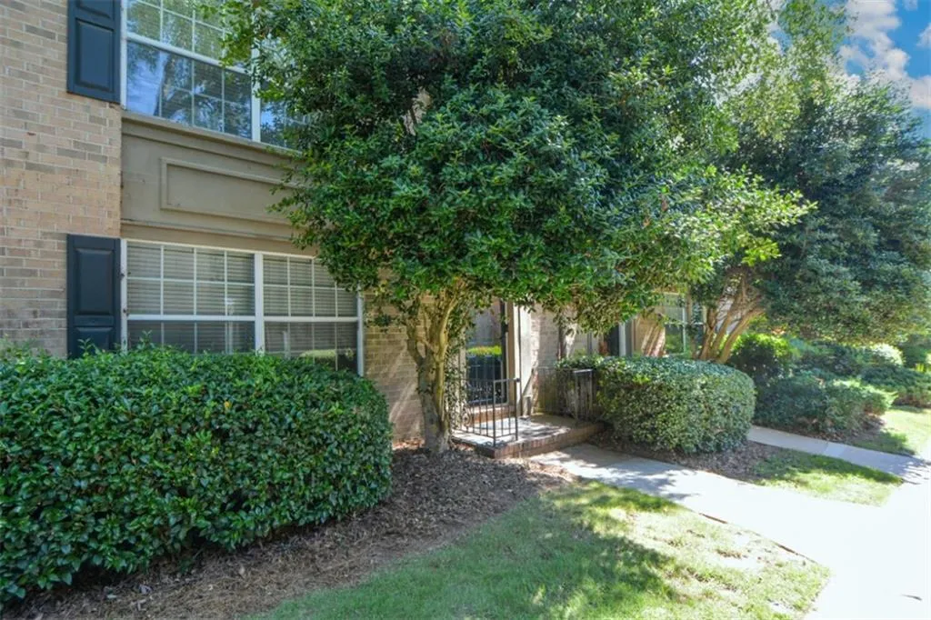 6980 Roswell Road Unit F5, Atlanta, Georgia 30328, 3 Bedrooms Bedrooms, ,2 BathroomsBathrooms,Residential,Sold,6980 Roswell Road Unit F5,7082695