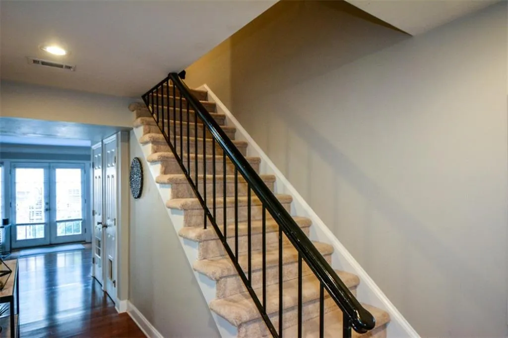 6980 Roswell Road Unit F5, Atlanta, Georgia 30328, 3 Bedrooms Bedrooms, ,2 BathroomsBathrooms,Residential,Sold,6980 Roswell Road Unit F5,7082695