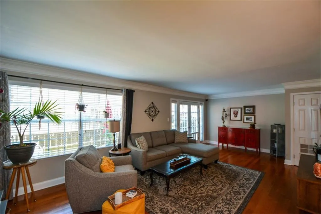 6980 Roswell Road Unit F5, Atlanta, Georgia 30328, 3 Bedrooms Bedrooms, ,2 BathroomsBathrooms,Residential,Sold,6980 Roswell Road Unit F5,7082695