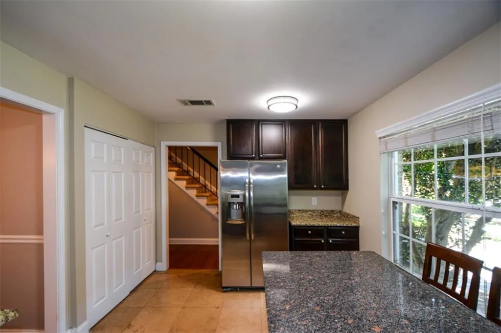 6980 Roswell Road Unit F5, Atlanta, Georgia 30328, 3 Bedrooms Bedrooms, ,2 BathroomsBathrooms,Residential,Sold,6980 Roswell Road Unit F5,7082695