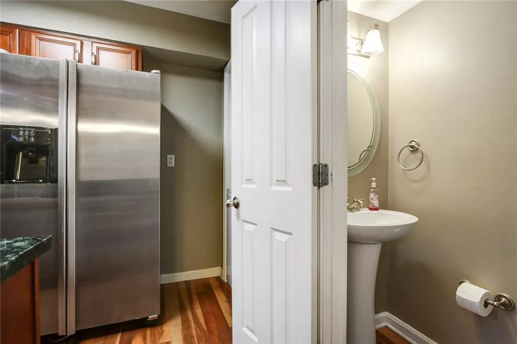 6940 Roswell Road Unit 23c, Atlanta, Georgia 30328, 2 Bedrooms Bedrooms, ,1 BathroomBathrooms,Residential,Sold,6940 Roswell Road Unit 23c,5870246