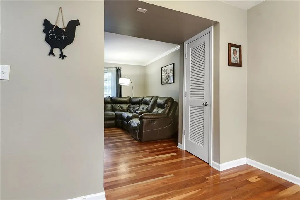 6940 Roswell Road Unit 23c, Atlanta, Georgia 30328, 2 Bedrooms Bedrooms, ,1 BathroomBathrooms,Residential,Sold,6940 Roswell Road Unit 23c,5870246
