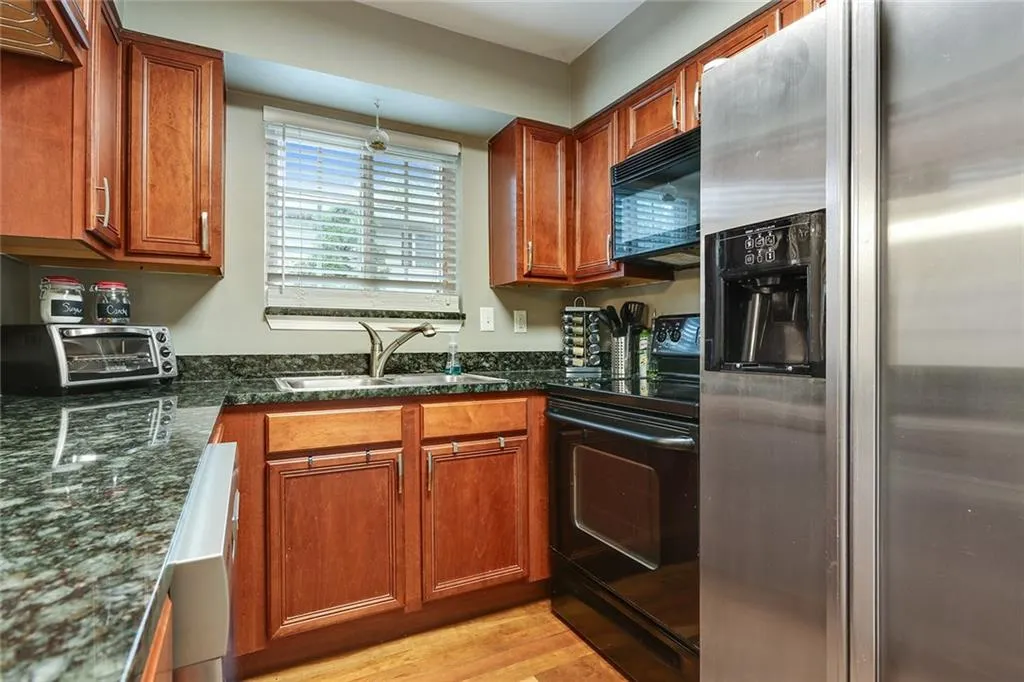 6940 Roswell Road Unit 23c, Atlanta, Georgia 30328, 2 Bedrooms Bedrooms, ,1 BathroomBathrooms,Residential,Sold,6940 Roswell Road Unit 23c,5870246