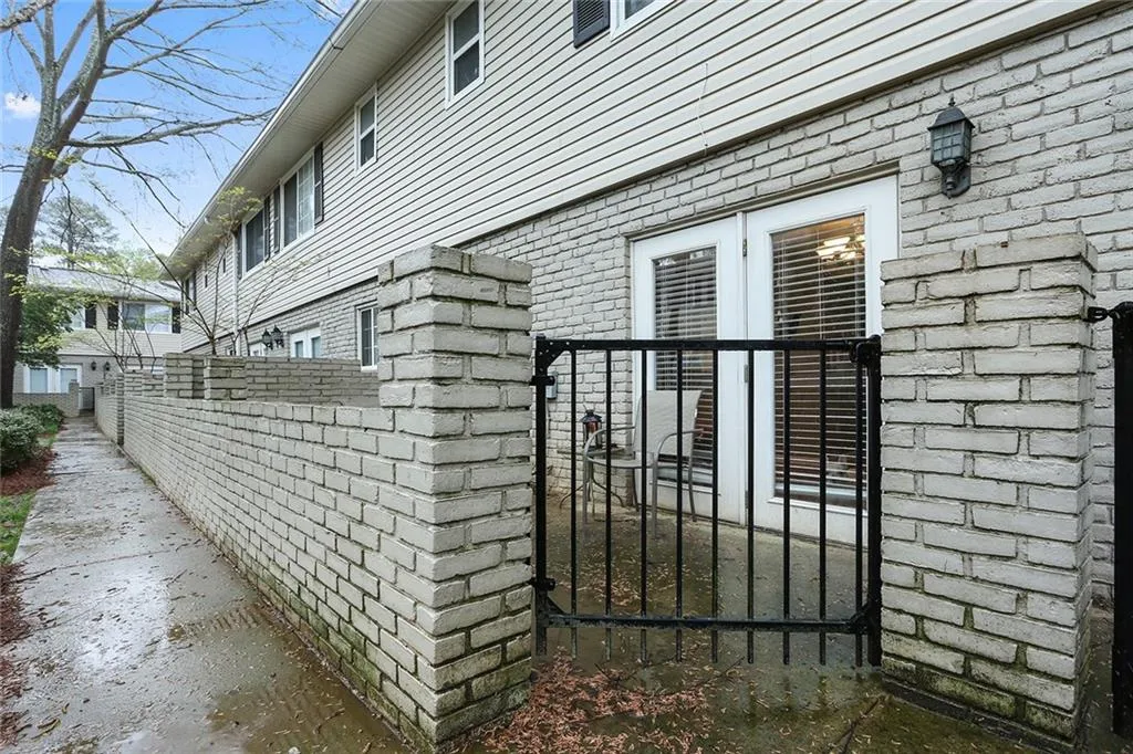 6940 Roswell Road Unit 23c, Atlanta, Georgia 30328, 2 Bedrooms Bedrooms, ,1 BathroomBathrooms,Residential,Sold,6940 Roswell Road Unit 23c,5870246
