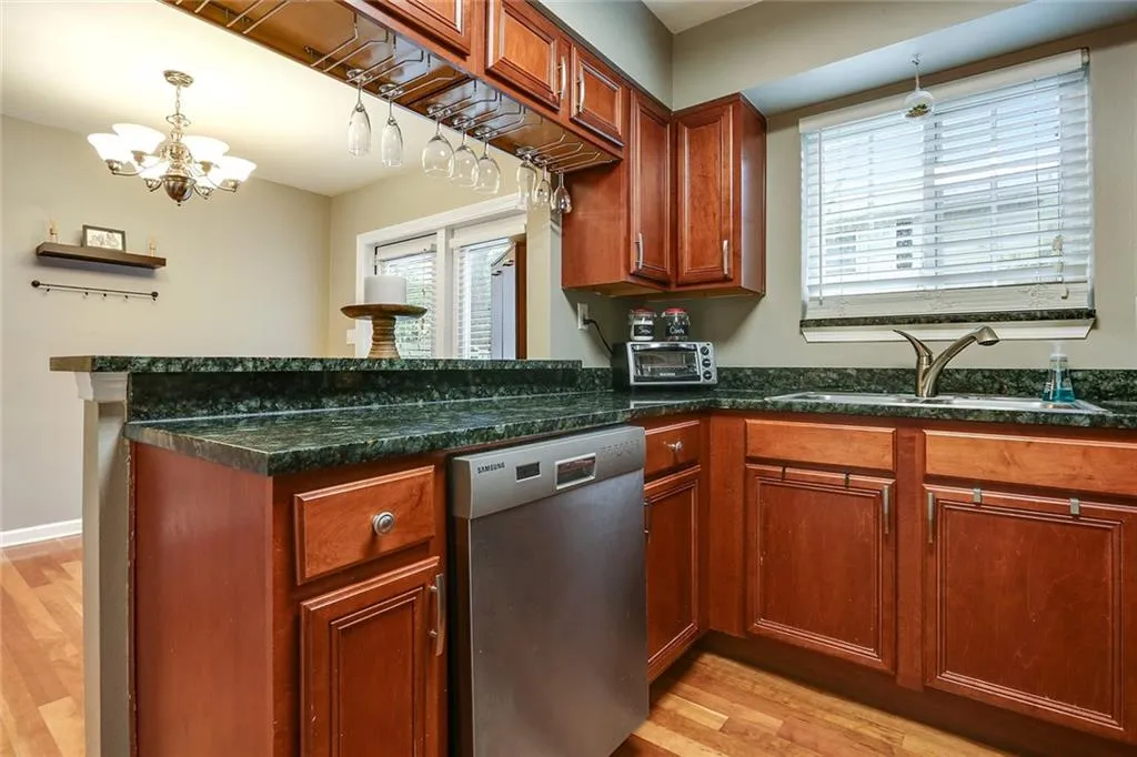 6940 Roswell Road Unit 23c, Atlanta, Georgia 30328, 2 Bedrooms Bedrooms, ,1 BathroomBathrooms,Residential,Sold,6940 Roswell Road Unit 23c,5870246